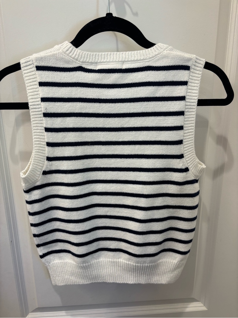 NWT Moon & Madison Striped Knit Red Lobster Motif sweater vest - S - Picture 2 of 8